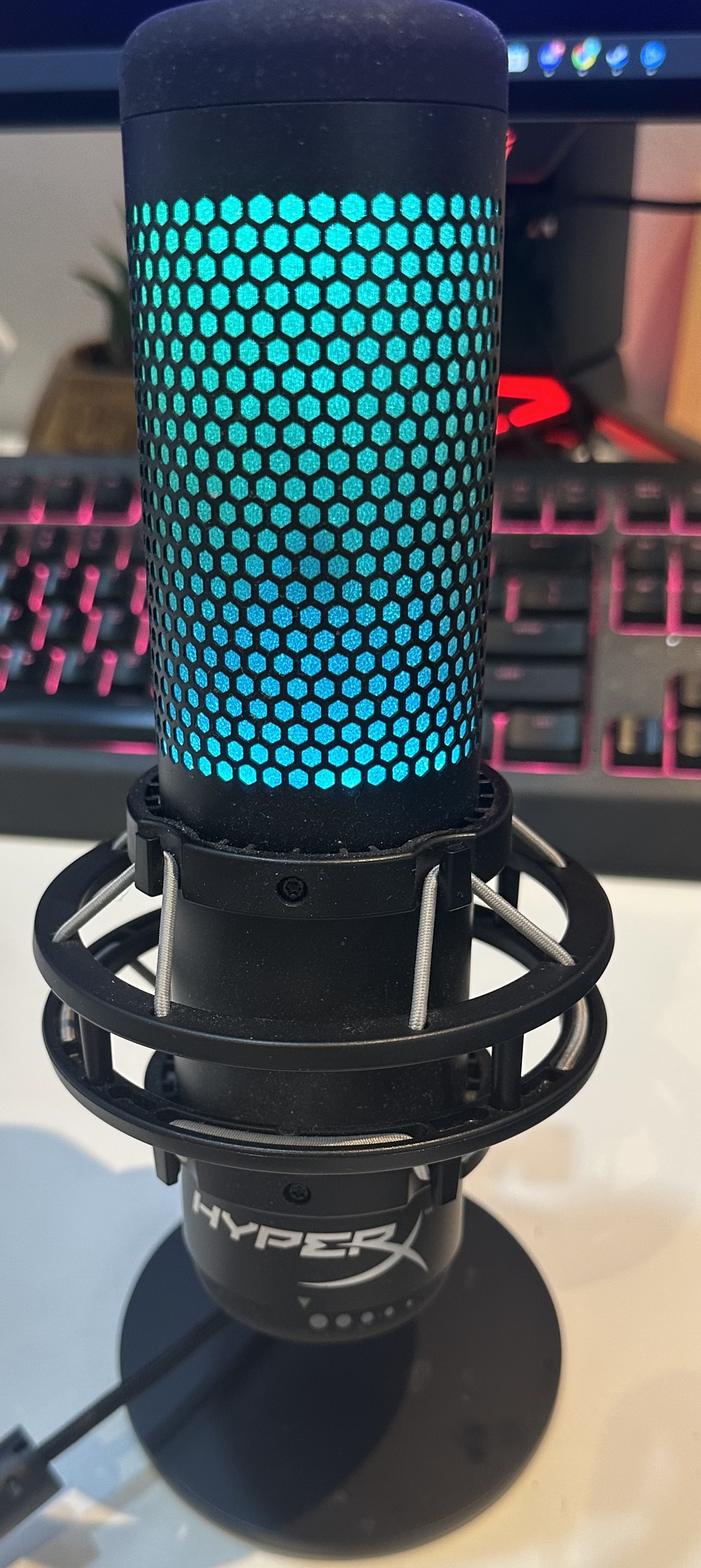 HyperX Microphone with Illuminated Design and High-Quality Sound