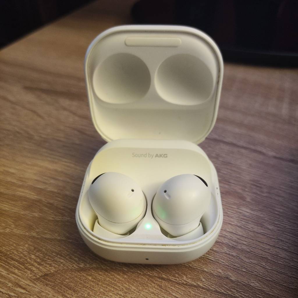 Samsung Galaxy Buds2 True Wireless Earbuds with Sound by AKG